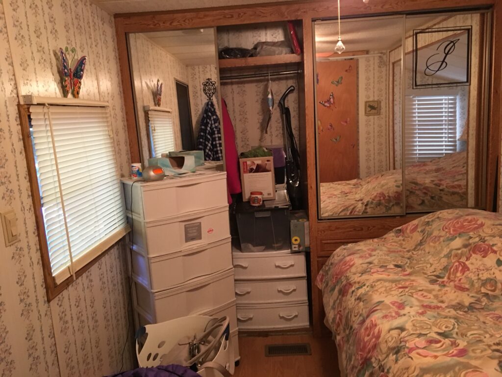 Small bedroom with closets